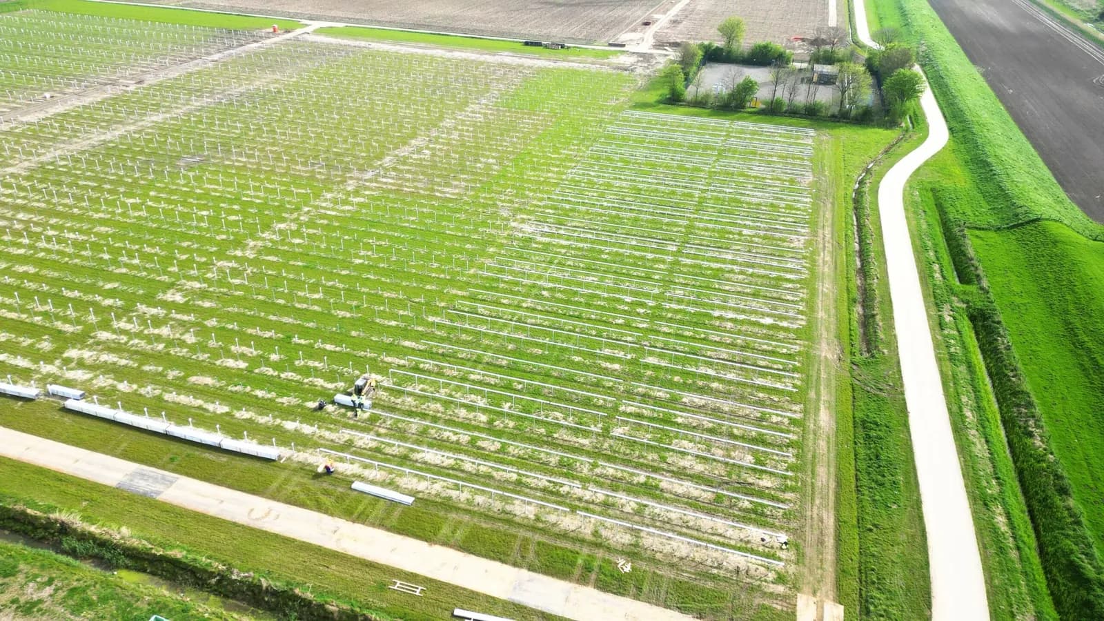 Le strutture di Ossendrecht viste dall'alto durante il montaggio