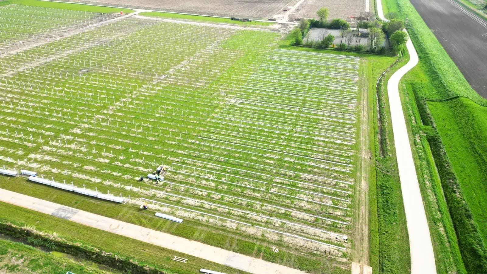Le strutture di Ossendrecht viste dall'alto durante il montaggio